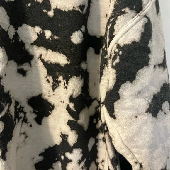 UO Urban Renewal Remade Monochrome Tie-Dye Crew Neck Sweatshirt One Size - Picture 3 of 6